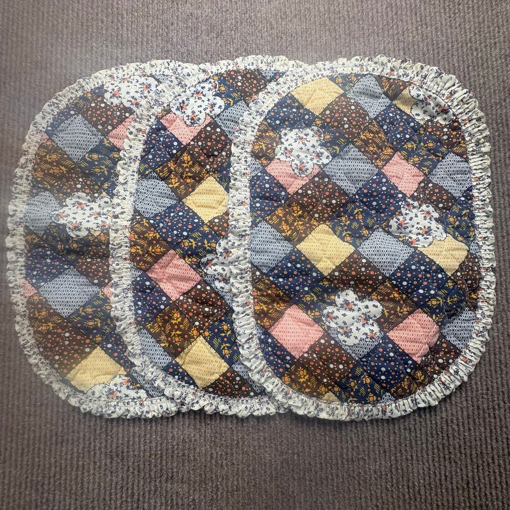 Vintage Quilted Country Cottage Placemats Set of 3 Oval Ruffled Farmhouse Brown